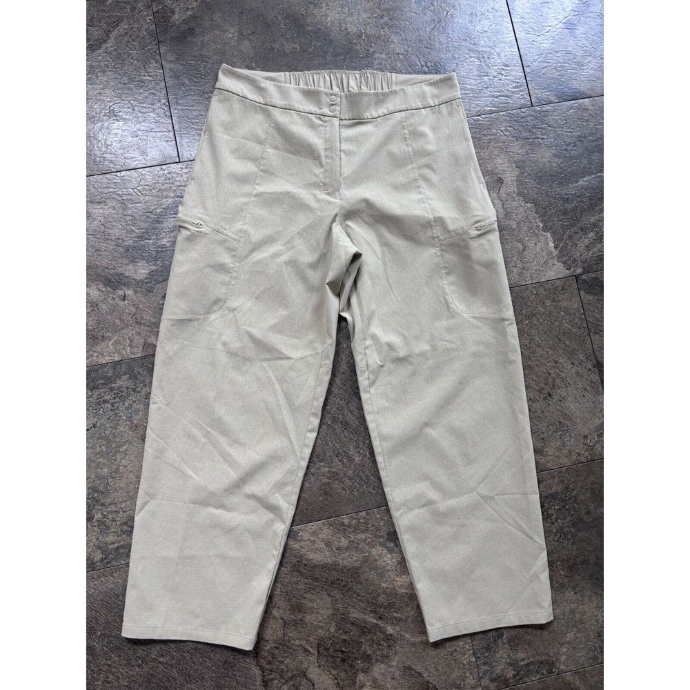Lululemon Womens Size 10 Khaki Ventlight Cargo Mid Rise Crop 26"